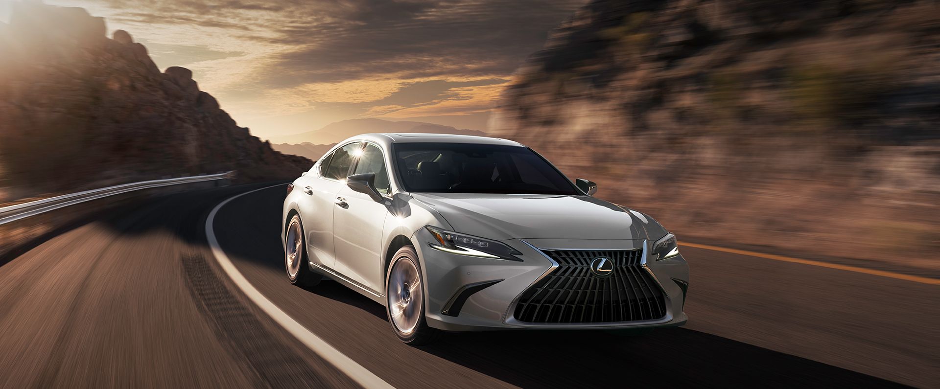 2025 Lexus Es Hybrid — Luxury Sedan 