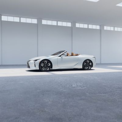 LEXUS　LC500 コンバーチブル 2026 Lexus LC Convertible - Luxury Coupe | Lexus.com