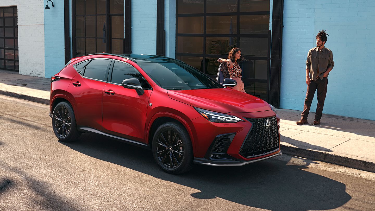 Lexus NX 200t бордовый