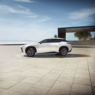 2025 Lexus RZ - Luxury All-Electric SUV | Lexus.com