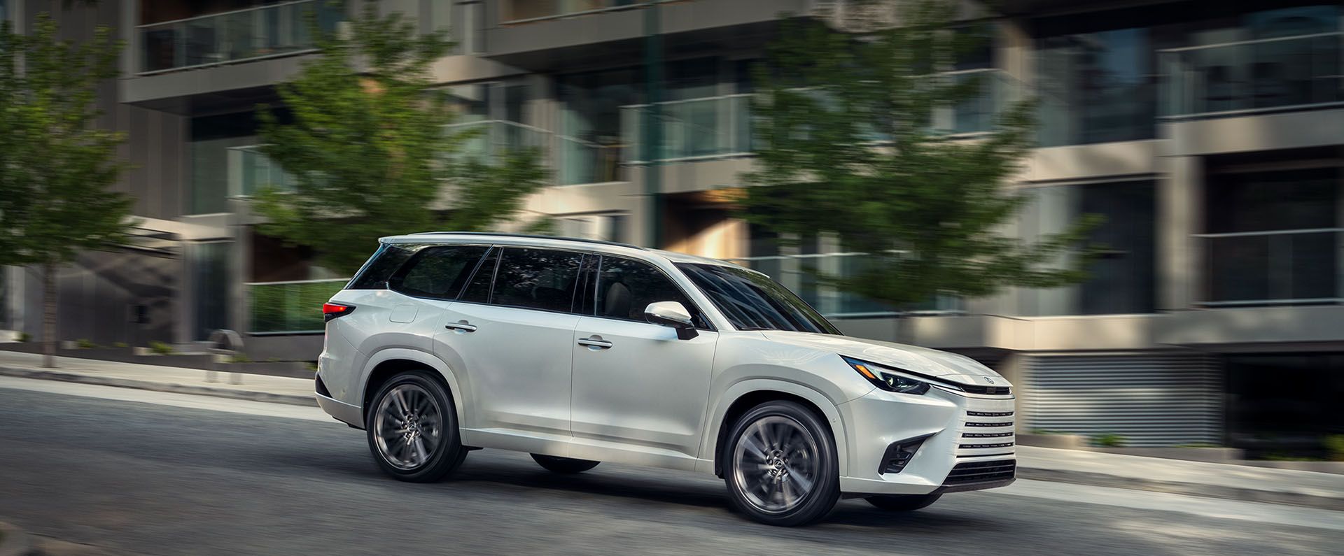 2025 Lexus TX 550h+ โ Luxury 3Row SUV