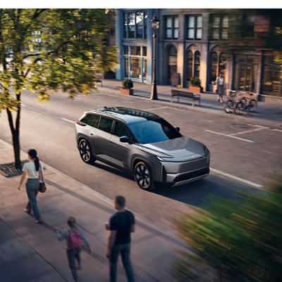 HEV_MY27_0003_V001.png?fmt=jpeg&fit=crop