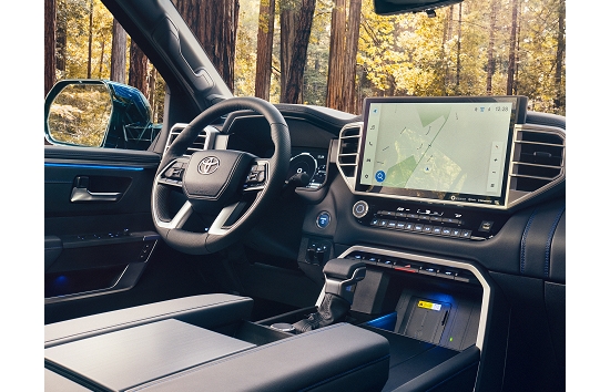 Interior de la Toyota Sequoia 2023.