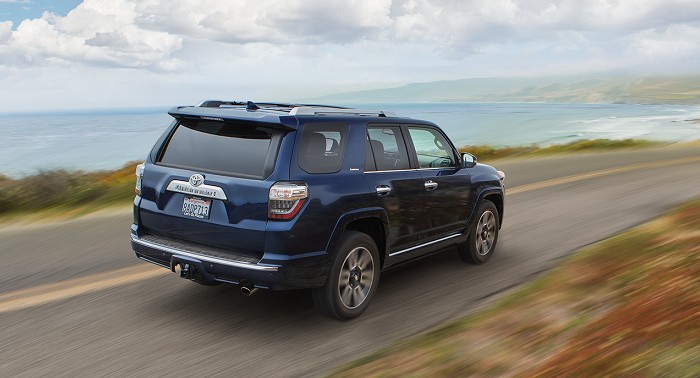 Toyota cars with 3 rows of seats best sale