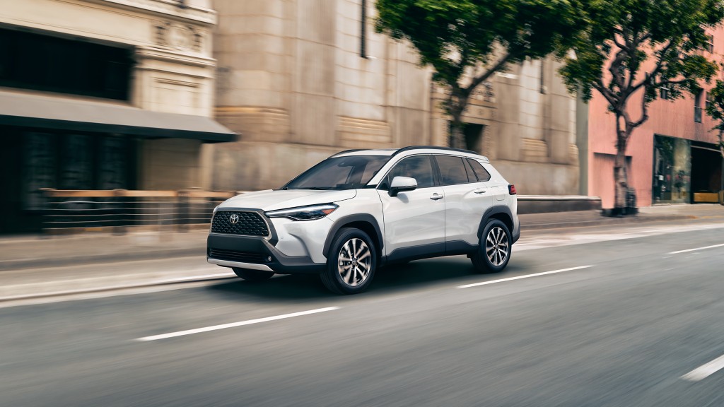 2024 TOYOTA COROLLA Cross facelift