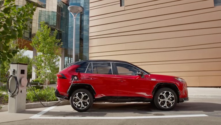 Toyota RAV4 XSE Hybrid AWD First Drive: Come For AWD, Stay For