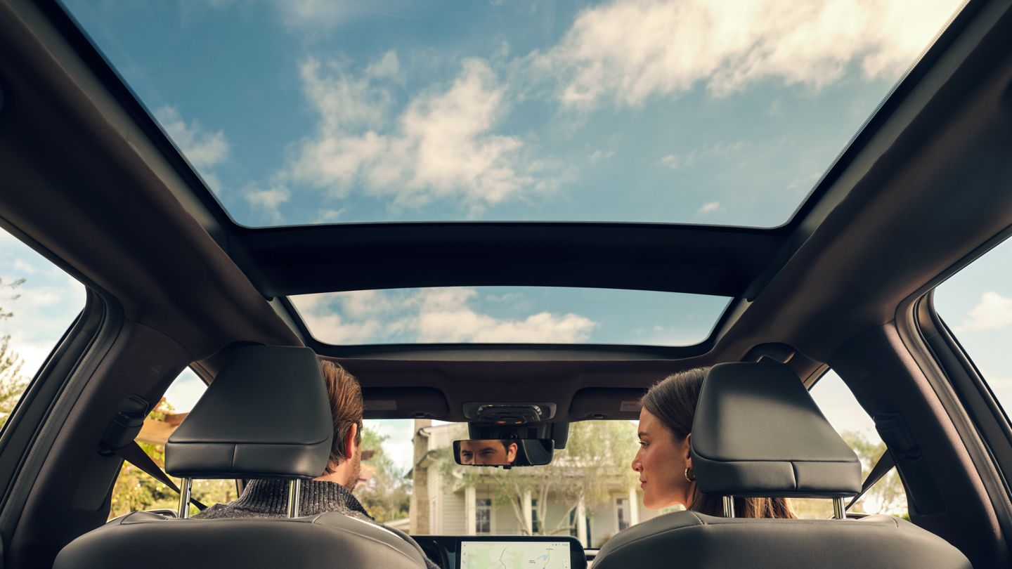 Toyota Crown moonroof