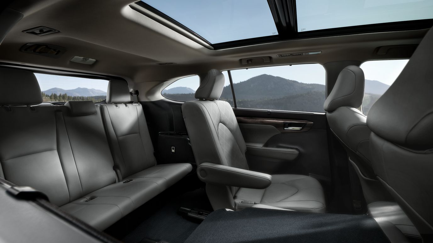 2025 Toyota Highlander Interior